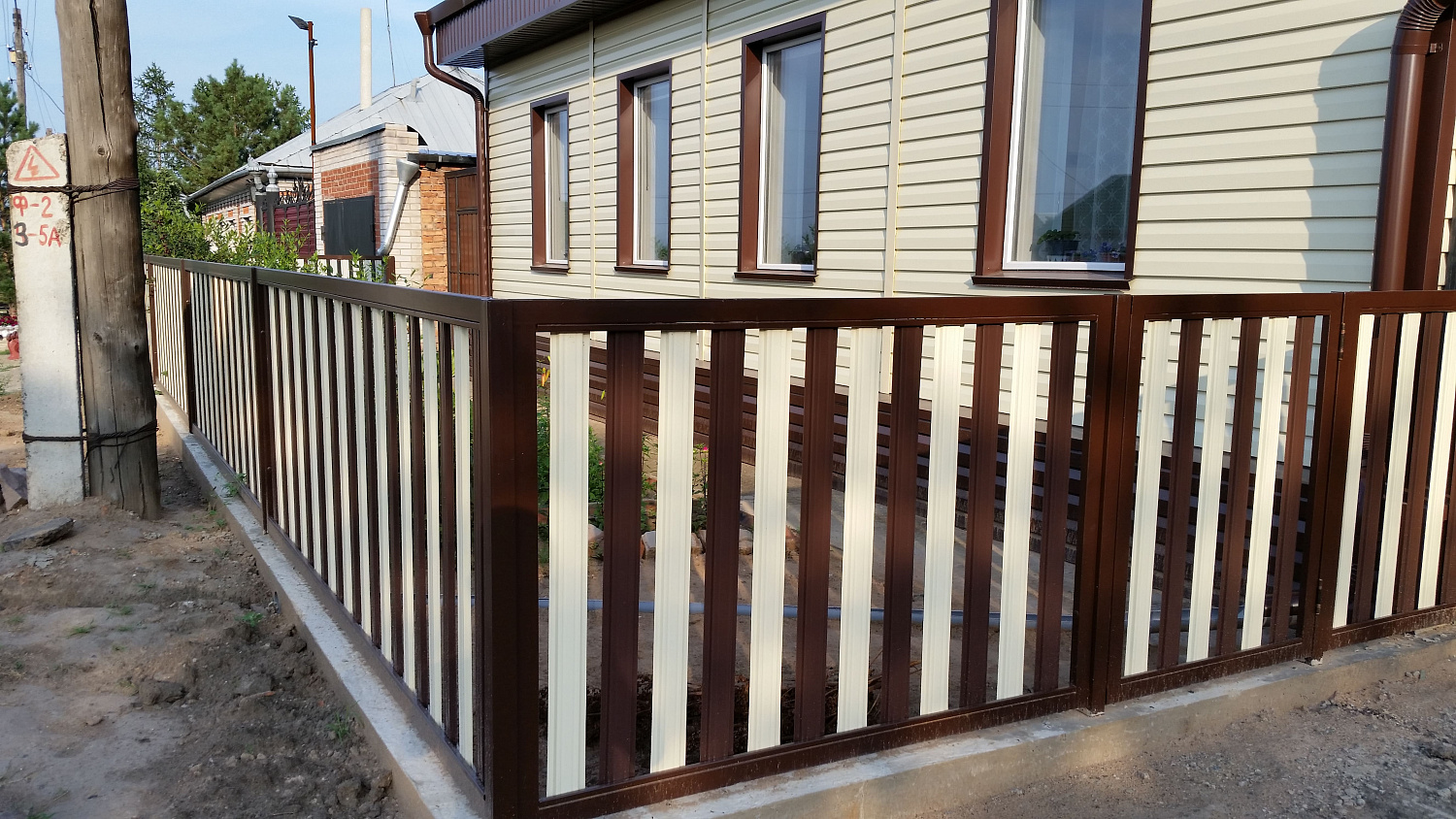 Евроштакетник 18м RAL8017 Шоколад, RAL1015 Слоновая Кость Полиэстер